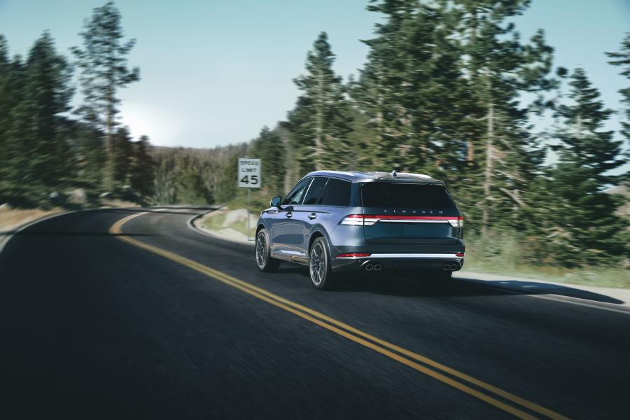  Lincoln Aviator Black Label 2019 года  (фото 3 из 48)